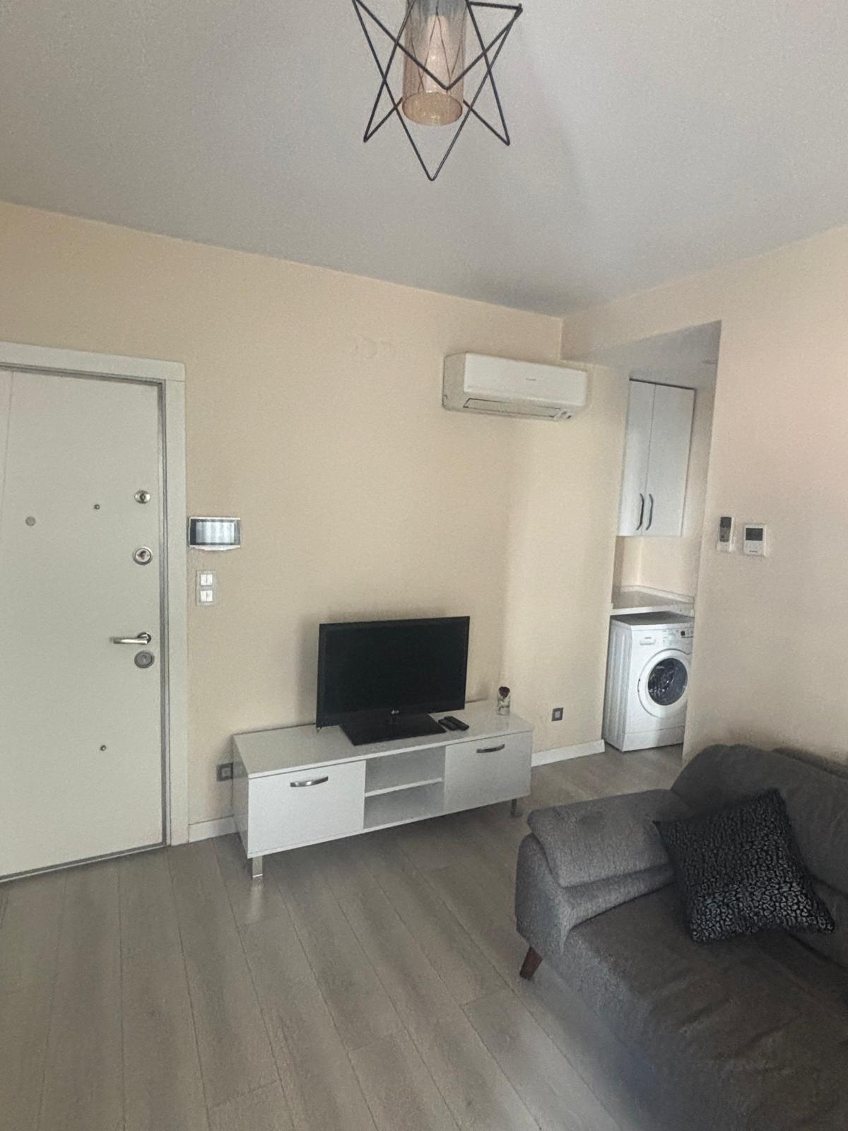 FULL YENİ EŞYALI KİRALIK BORNOVA TOPÇU TUGAYI YAKINI 1+1 DOĞALGAZLI ARA KAT DAİRE