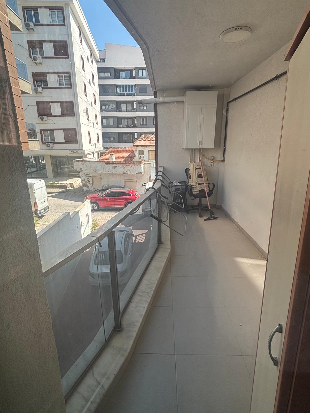 FULL YENİ EŞYALI KİRALIK BORNOVA TOPÇU TUGAYI YAKINI 1+1 DOĞALGAZLI ARA KAT DAİRE küçük görsel 2