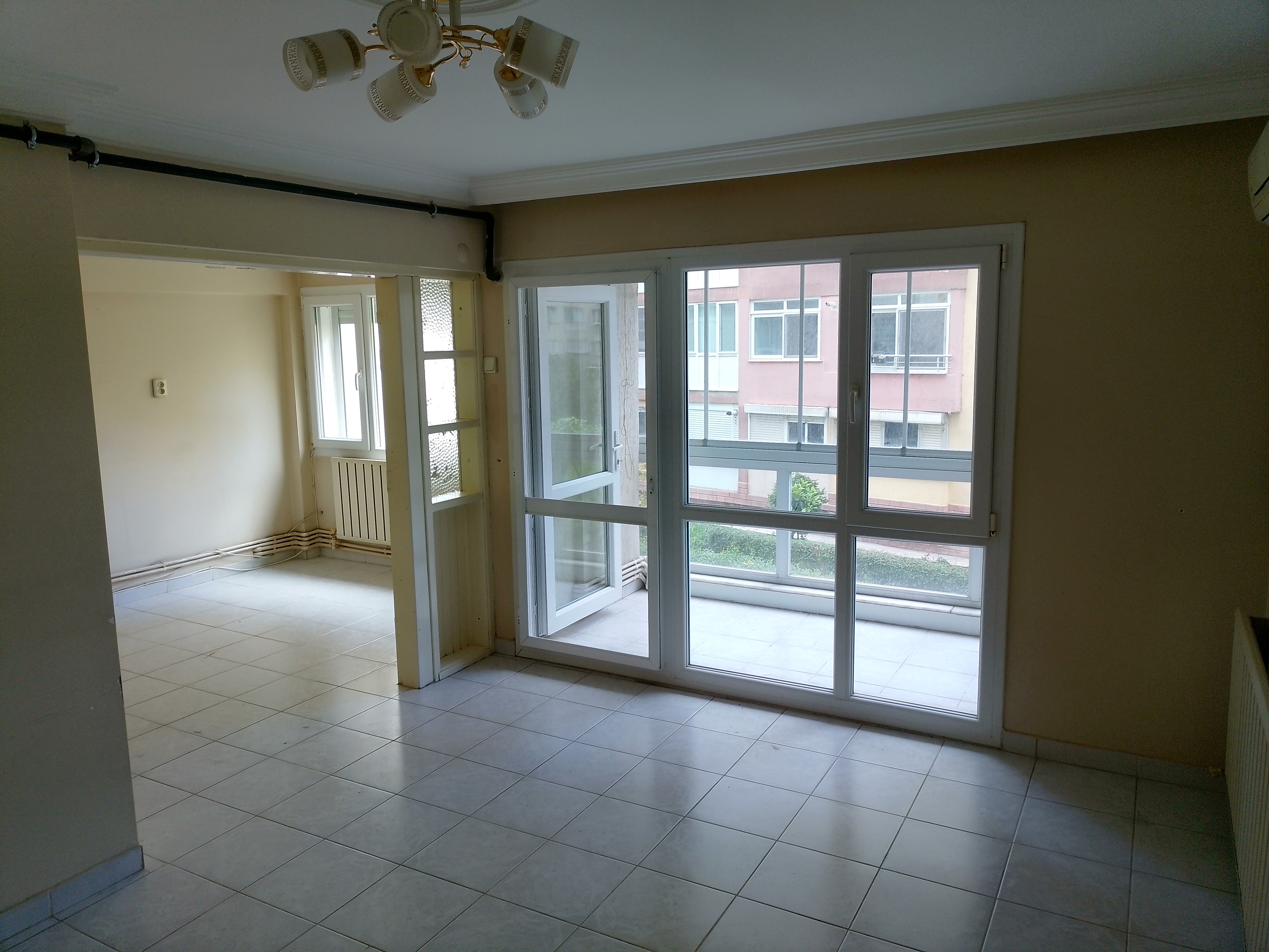 AŞIK VEYSEL YAKINI TAŞKENT SİTESİNDE BÜYÜK 2+1 ARA KAT DOĞALGAZLI KİRALIK DAİRE küçük görsel 3