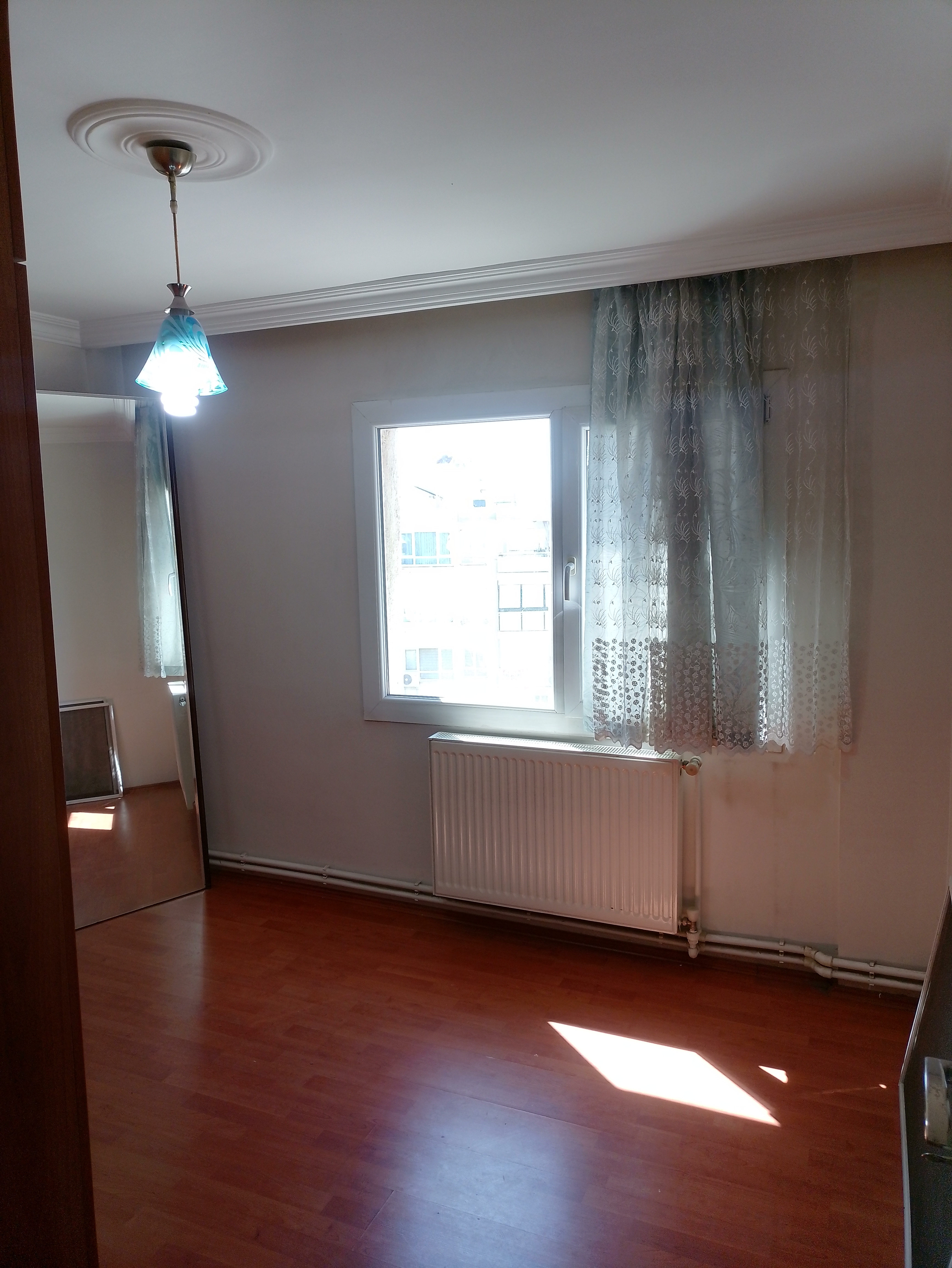 BORNOVA SINIRI AŞIK VEYSEL REKREASYON ÇOK YAKIN ARA KAT DOĞALGAZLI 3+1 DAİRE küçük görsel 6