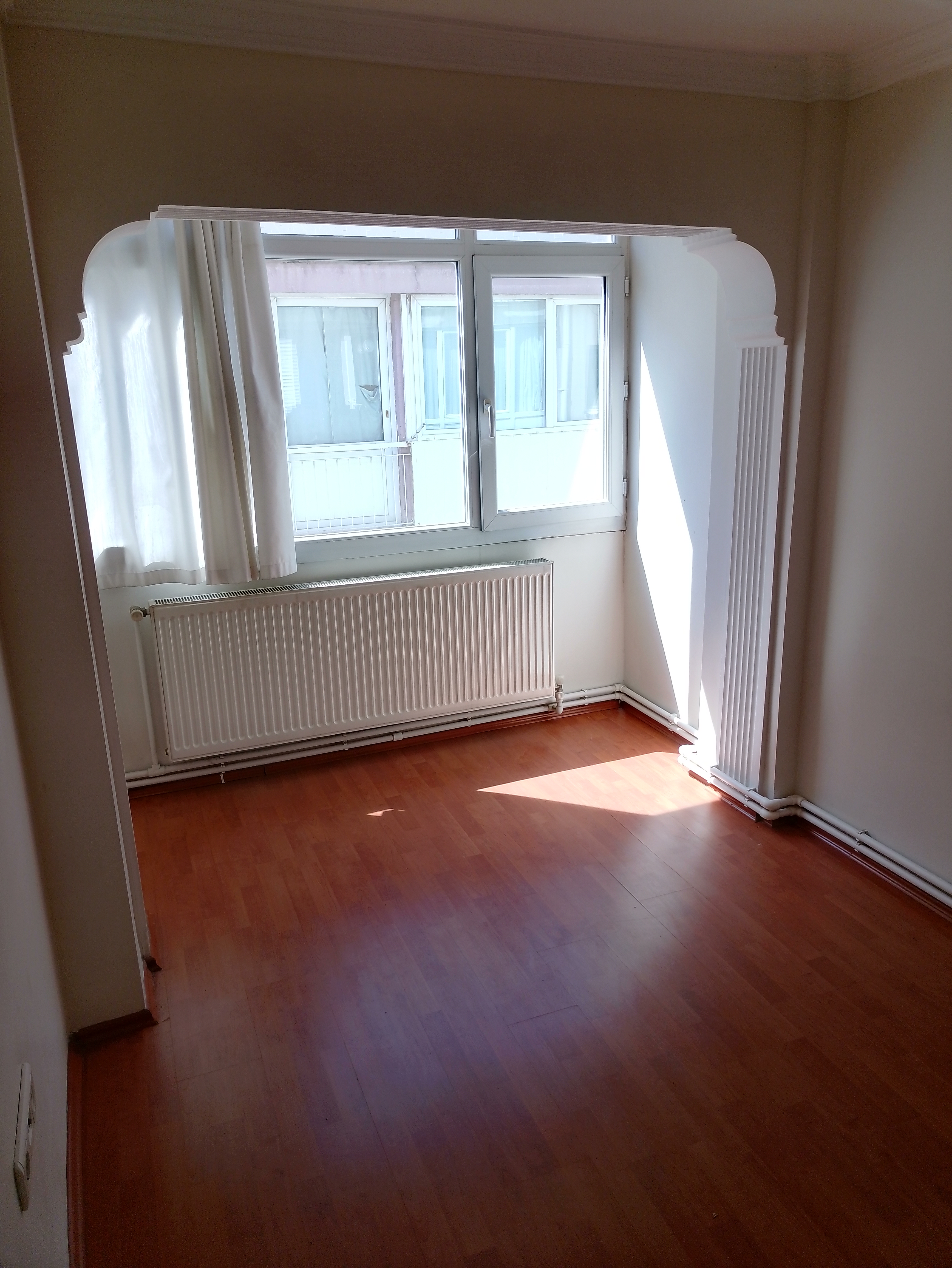 BORNOVA SINIRI AŞIK VEYSEL REKREASYON ÇOK YAKIN ARA KAT DOĞALGAZLI 3+1 DAİRE küçük görsel 10