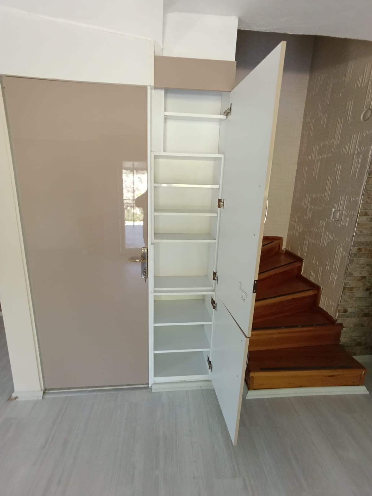 AHMETBEYLİ'DE 5+1 TRİPLEX YAZLIK 317 M2 PARSELDE 270 M2 BAHÇELİDİR GÖZLEM SİTESİNDEDİR küçük görsel 5