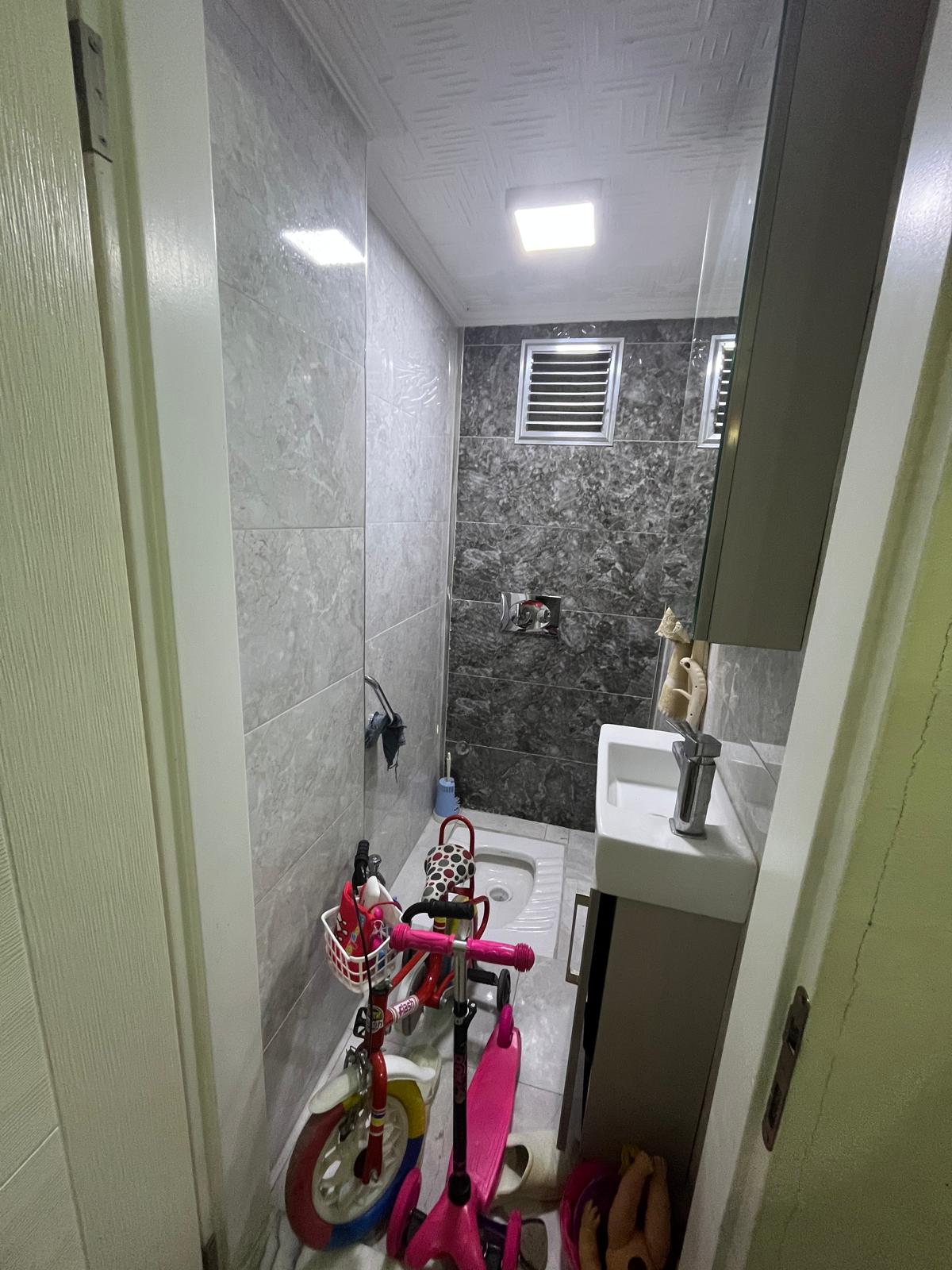 OSMANGAZİ CADDESİ GİRİŞİNDE OTOPARKLI SİTE İÇİNDE 3+1 DOĞALGAZLI DAİRE küçük görsel 10